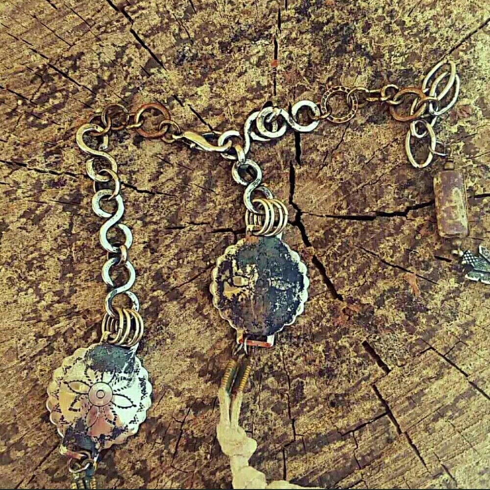 🔥SOLD🔥INDIAN CHIEF SUEDE HEALING NECKLACE - Picture 4 of 8